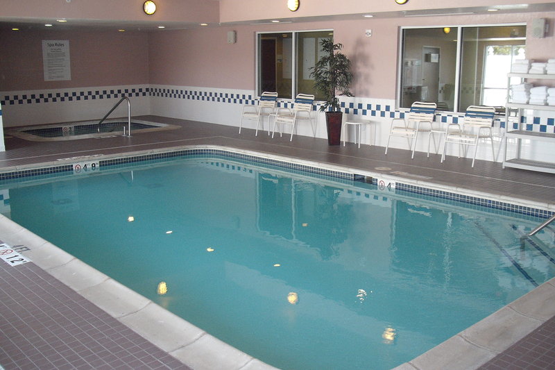 Holiday Inn Express-Lapeer - Clifford, MI