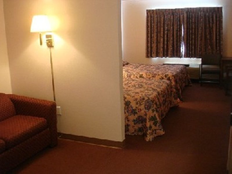 Skyline Hotel & Suites - Wisconsin Dells, WI