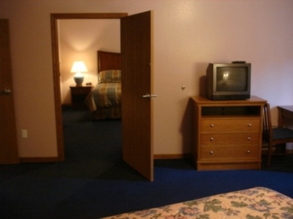 Skyline Hotel & Suites - Wisconsin Dells, WI