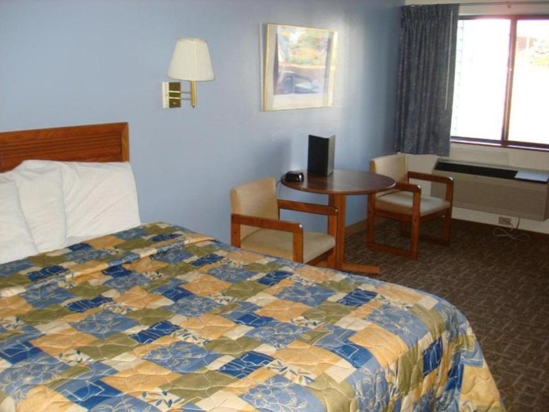 Skyline Hotel & Suites - Wisconsin Dells, WI