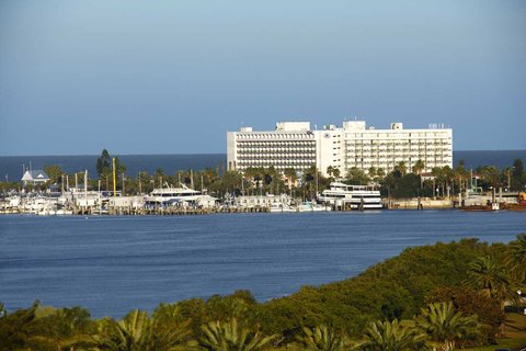Hilton Clearwater Beach Resort First Class Clearwater