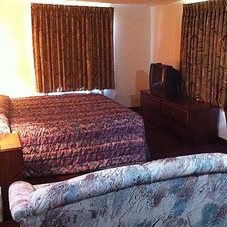 Columbus Junction Motel - Columbus Junction, IA