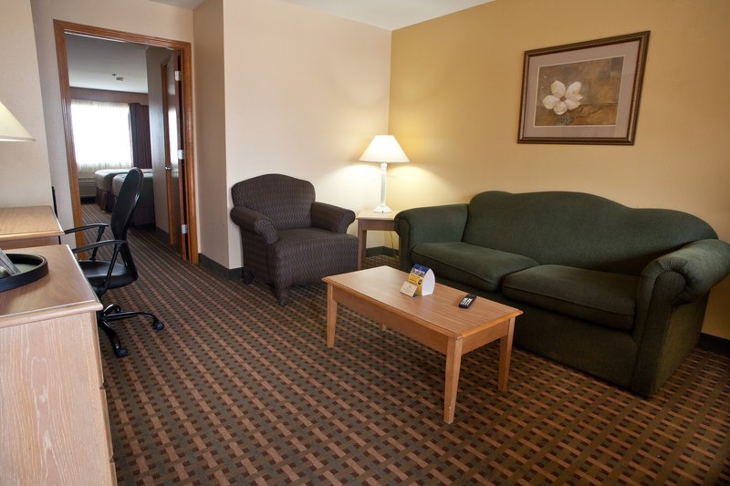 BEST WESTERN PLUS Edinburg Inn & Suites - Edinburg, TX