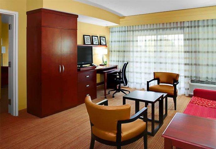 Courtyard By Marriott Greenville - Greenville, NC
