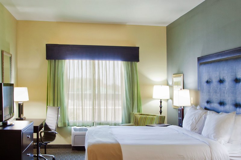 Holiday Inn Express & Suites WAYCROSS - Waycross, GA