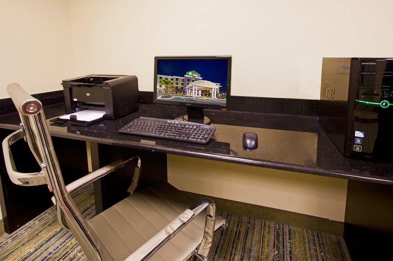 Holiday Inn Express & Suites WAYCROSS - Waycross, GA