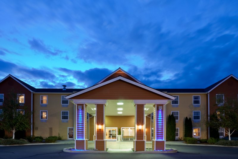 Holiday Inn Express & Suites BEND - Sisters, OR