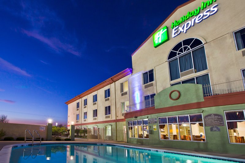 HOLIDAY INN EXPRESS-LIVE OAK - Live Oak, FL