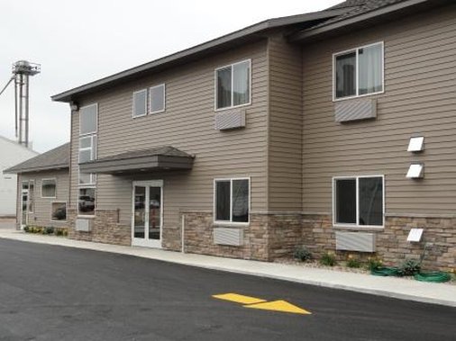 Canby Inn & Suites - Canby, MN