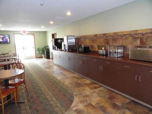 Canby Inn & Suites - Canby, MN