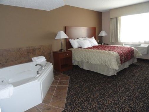 Canby Inn & Suites - Canby, MN