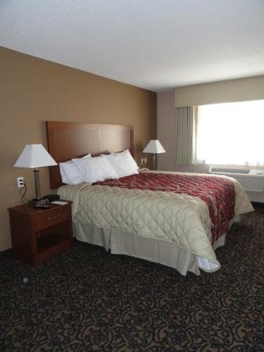 Canby Inn & Suites - Canby, MN