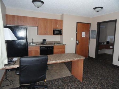Canby Inn & Suites - Canby, MN