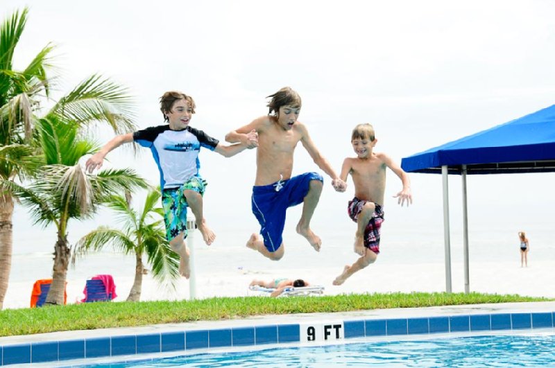 Neptune Inn Inc - Fort Myers Beach, FL