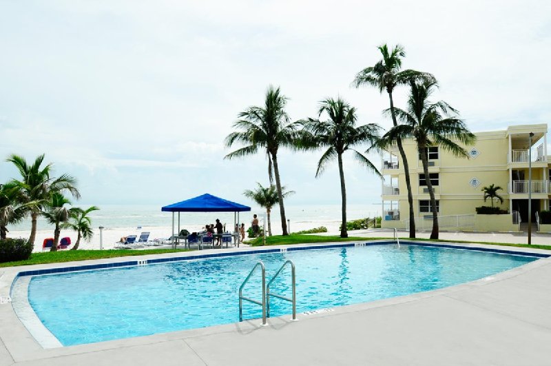 Neptune Inn Inc - Fort Myers Beach, FL