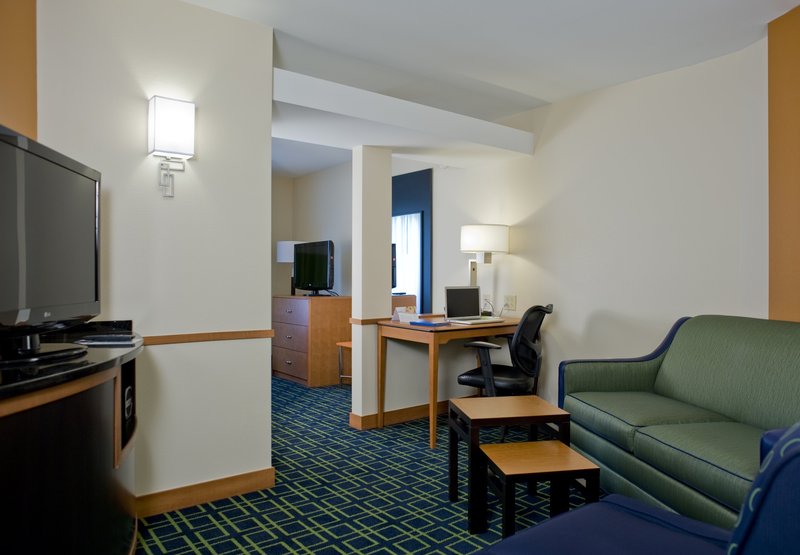 Fairfield Inn & Suites - Columbus, MS