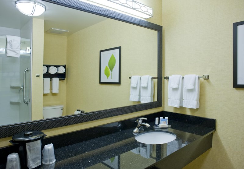 Fairfield Inn & Suites - Columbus, MS