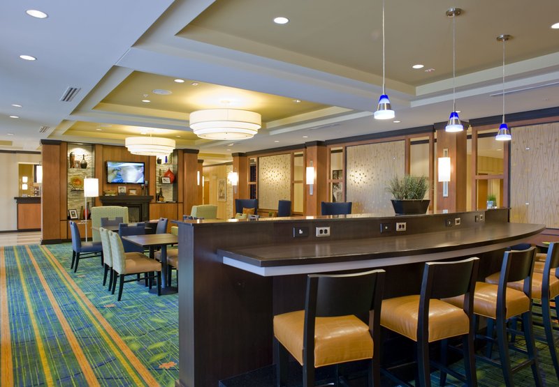 Fairfield Inn & Suites - Columbus, MS