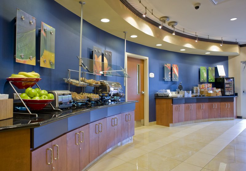 Fairfield Inn & Suites - Columbus, MS