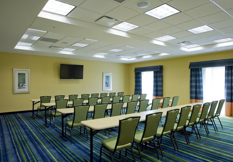 Fairfield Inn & Suites - Columbus, MS
