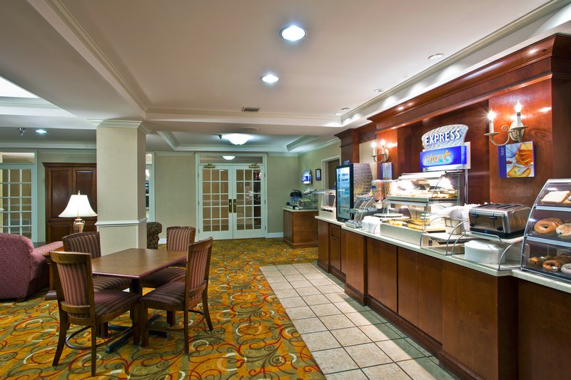 HOLIDAY INN EXPRESS-LIVE OAK - Live Oak, FL
