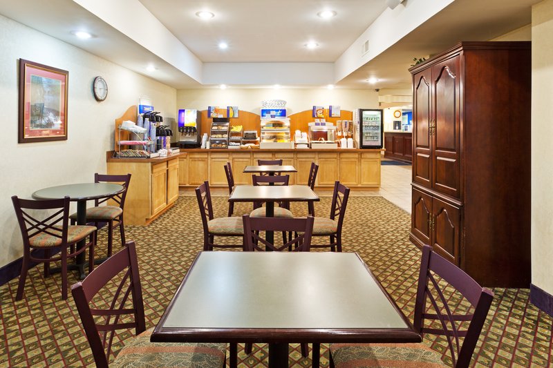Holiday Inn Express-Southwest - Nicholasville, KY