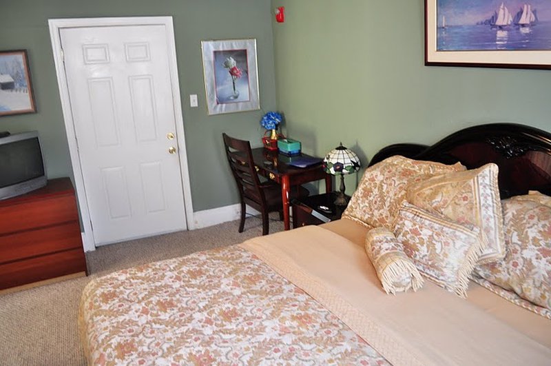 Eden Park Guest House - Takoma Park, MD