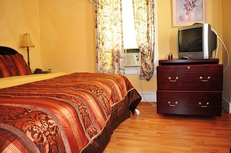 Eden Park Guest House - Takoma Park, MD