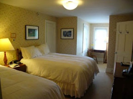 Three Stallion Inn - Randolph, VT