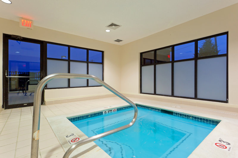 HOLIDAY INN EXPRESS - North East, MD
