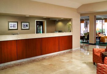 Courtyard by Marriott - Lobby
