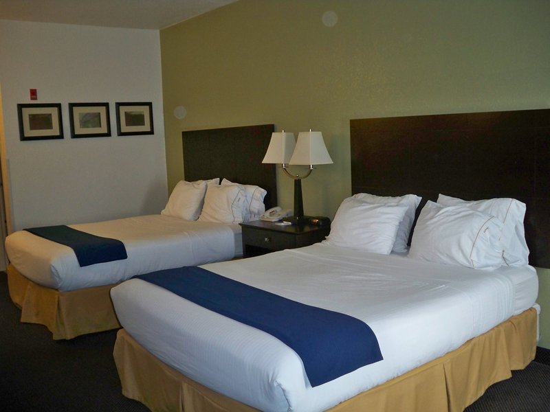 Holiday Inn Express - Montezuma, OH