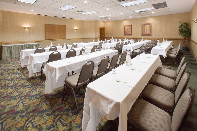 Radisson Hotel & Conference Center Coralville-Iowa City - Coralville, IA