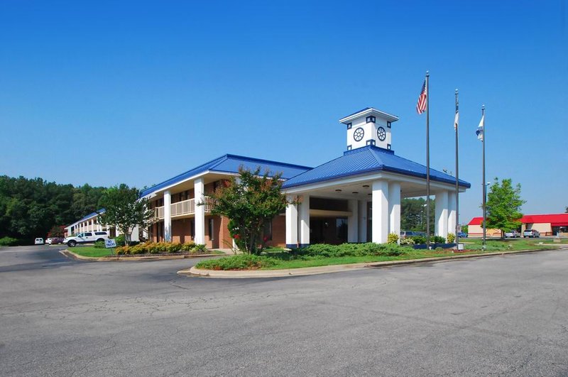 Baymont Inn & Suites Rocky Mount North Battleboro - Battleboro, NC