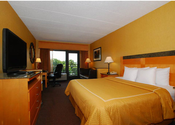 Comfort Suites - Colonial Heights, VA