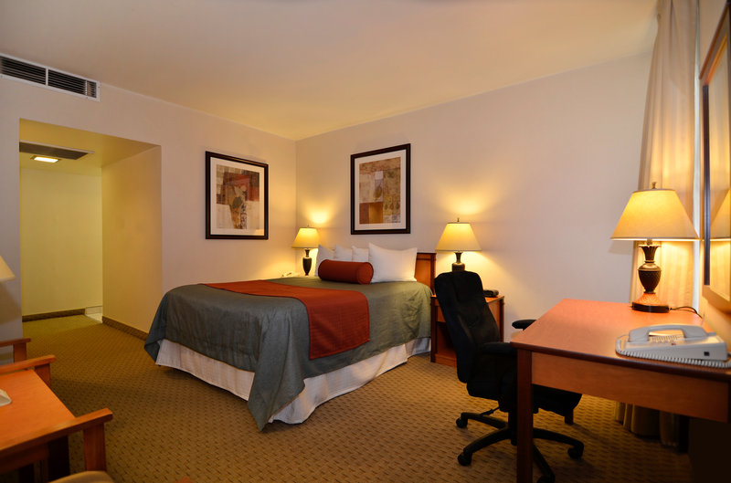 BEST WESTERN PLUS Mikado Hotel - Valley Village, CA