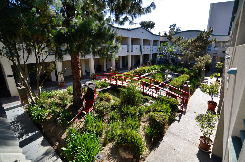 BEST WESTERN PLUS Mikado Hotel - Valley Village, CA