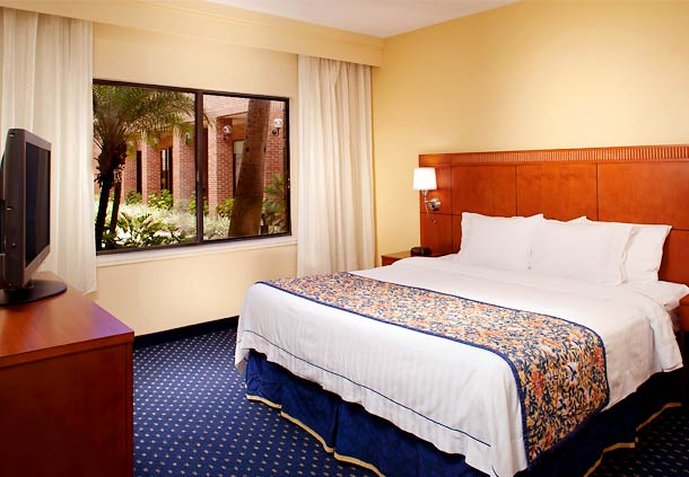 Courtyard-Ft Lauderdale - Fort Lauderdale, FL