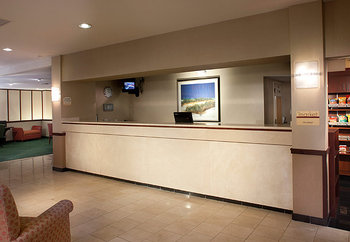 Courtyard by Marriott - Lobby
