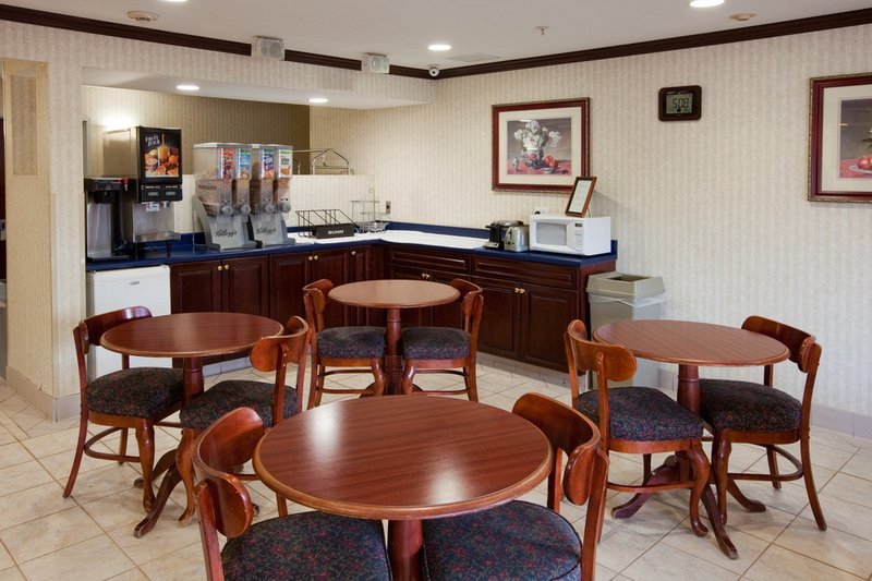 Country Hearth Inn