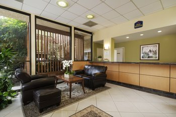 Best Western Plus Eagle Rock Inn - Lobby