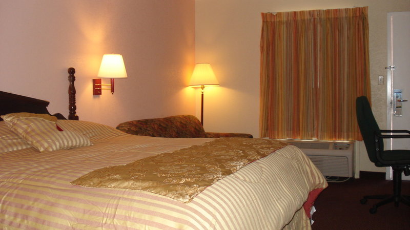 Rodeway Inn - Brookhaven, MS