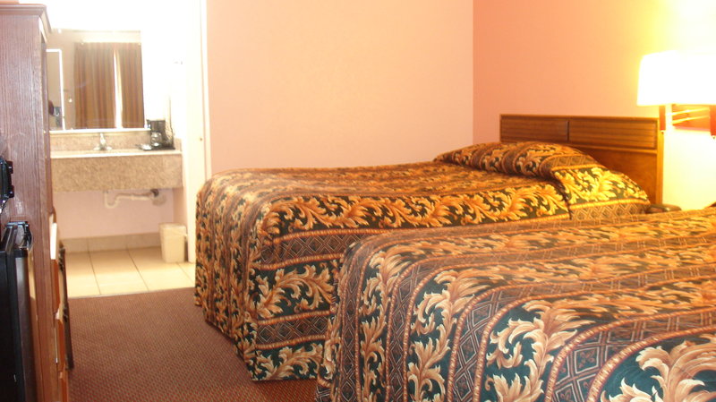 Rodeway Inn - Brookhaven, MS