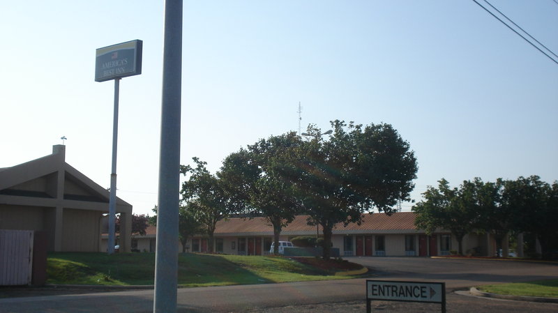 Rodeway Inn - Brookhaven, MS