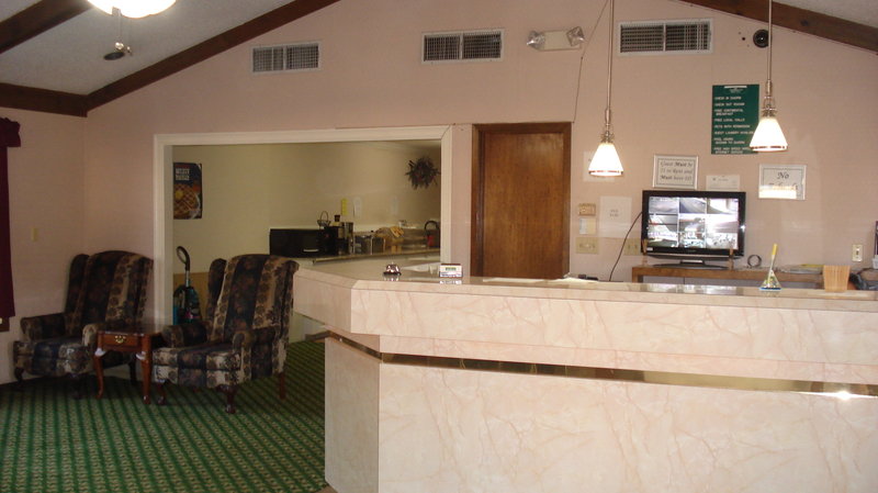 Rodeway Inn - Brookhaven, MS