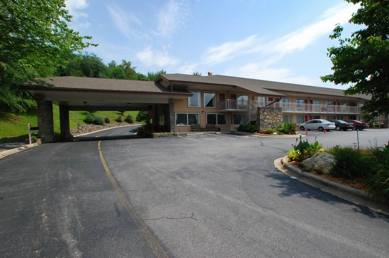 Best Western Smokey Mountain Inn - Waynesville, NC
