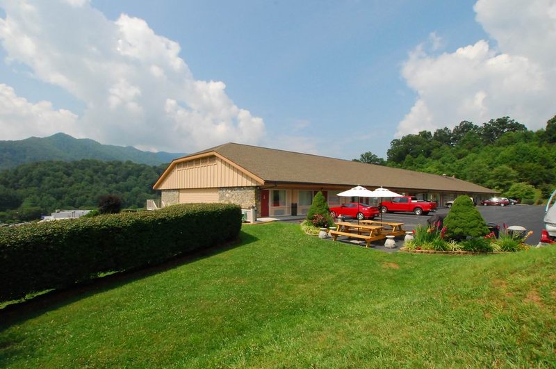 Best Western Smokey Mountain Inn - Waynesville, NC
