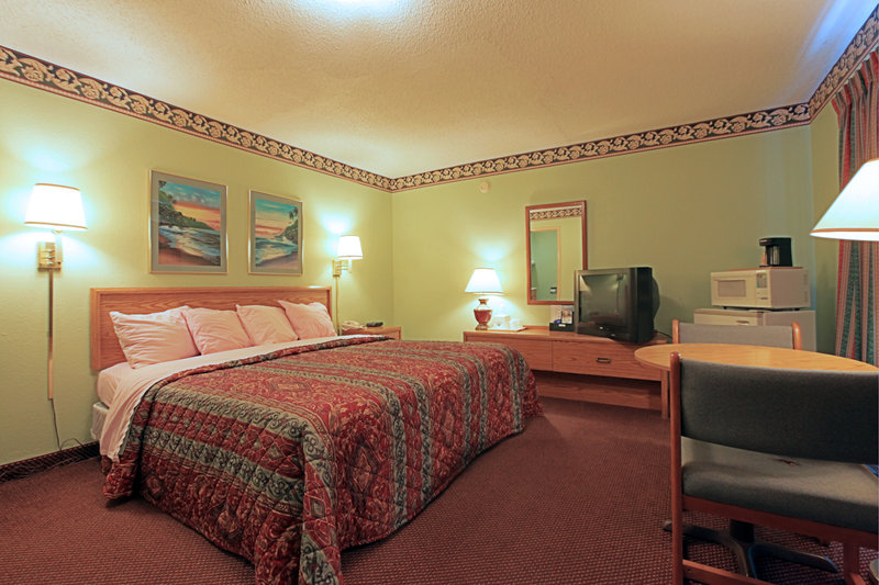 Americas Best Value Inn - Fayetteville, TN