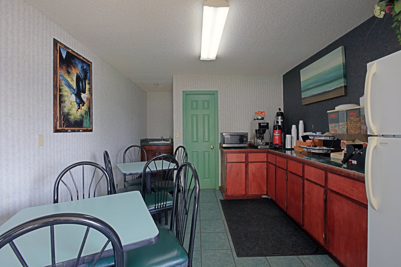 Americas Best Value Inn - Fayetteville, TN