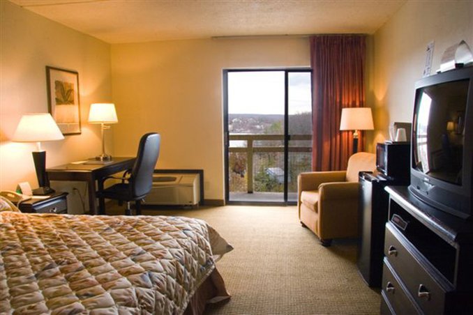 Inn At Grand Glaize - Osage Beach, MO